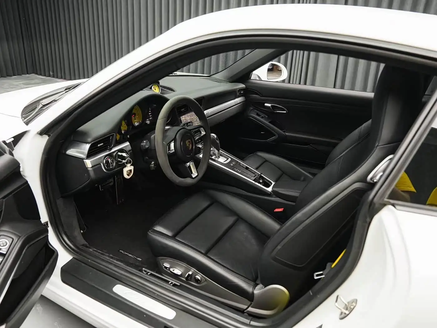 Porsche 911 2018 — Photo 6/9