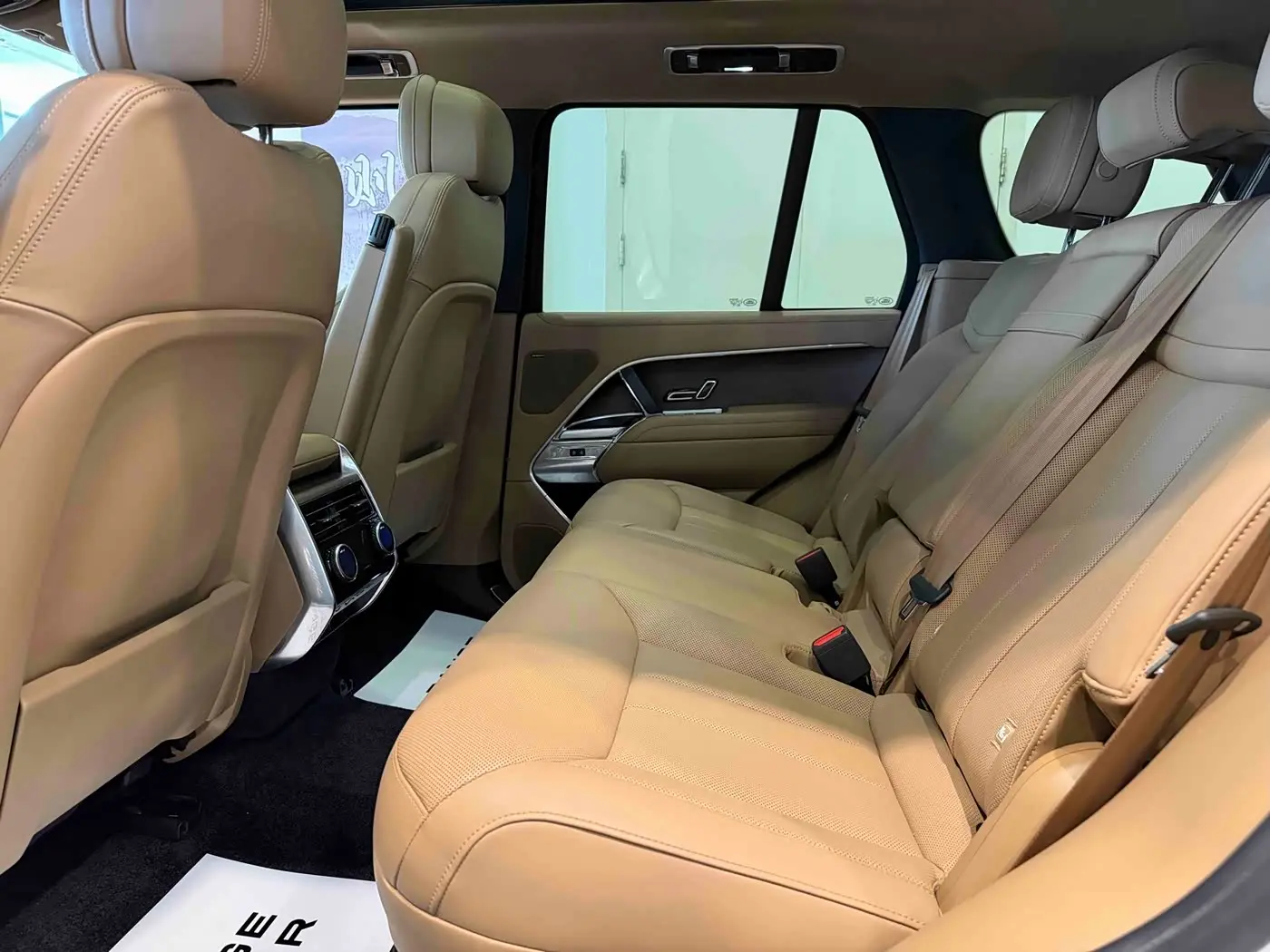 Land Rover Range Rover 2024 — Фото 15/20