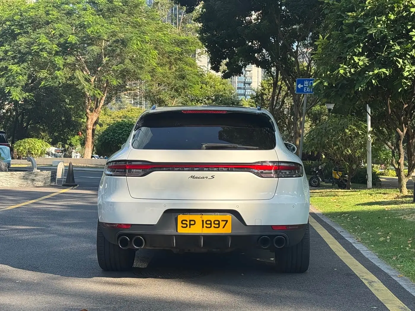 Porsche Macan 2020 — ფოტო 6/14