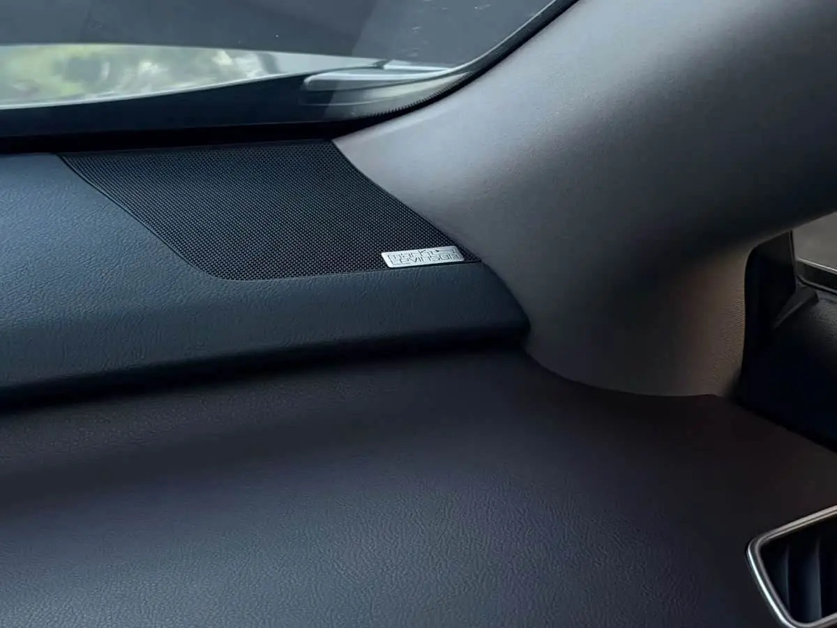 Lexus RX 2020 — Photo 6/10