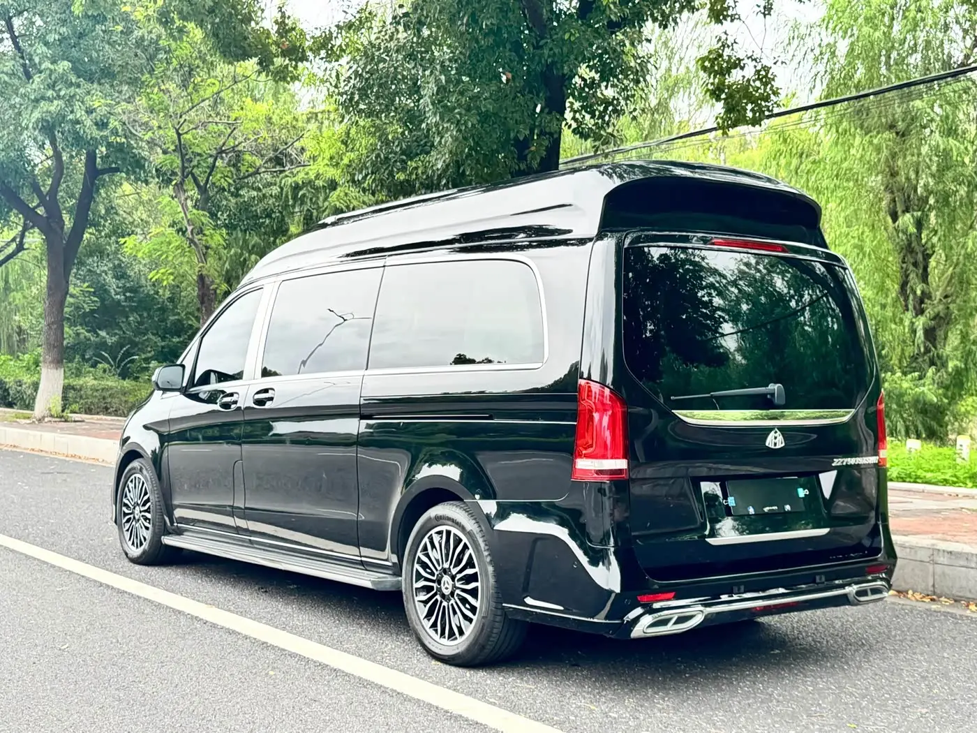 Mercedes-Benz V-Class 2022 — Photo 4/11