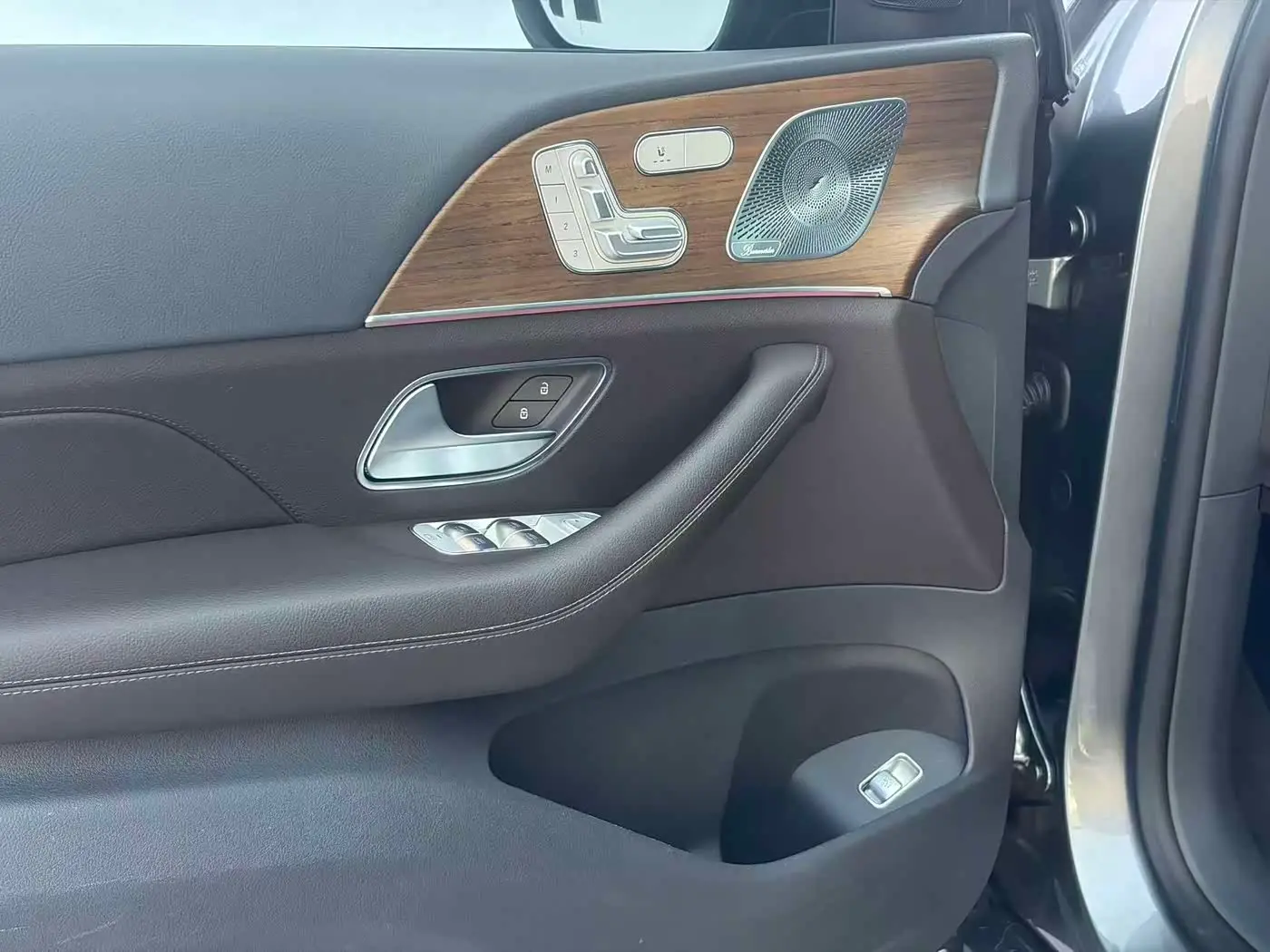 Mercedes-Benz GLE 2019 — Photo 12/20