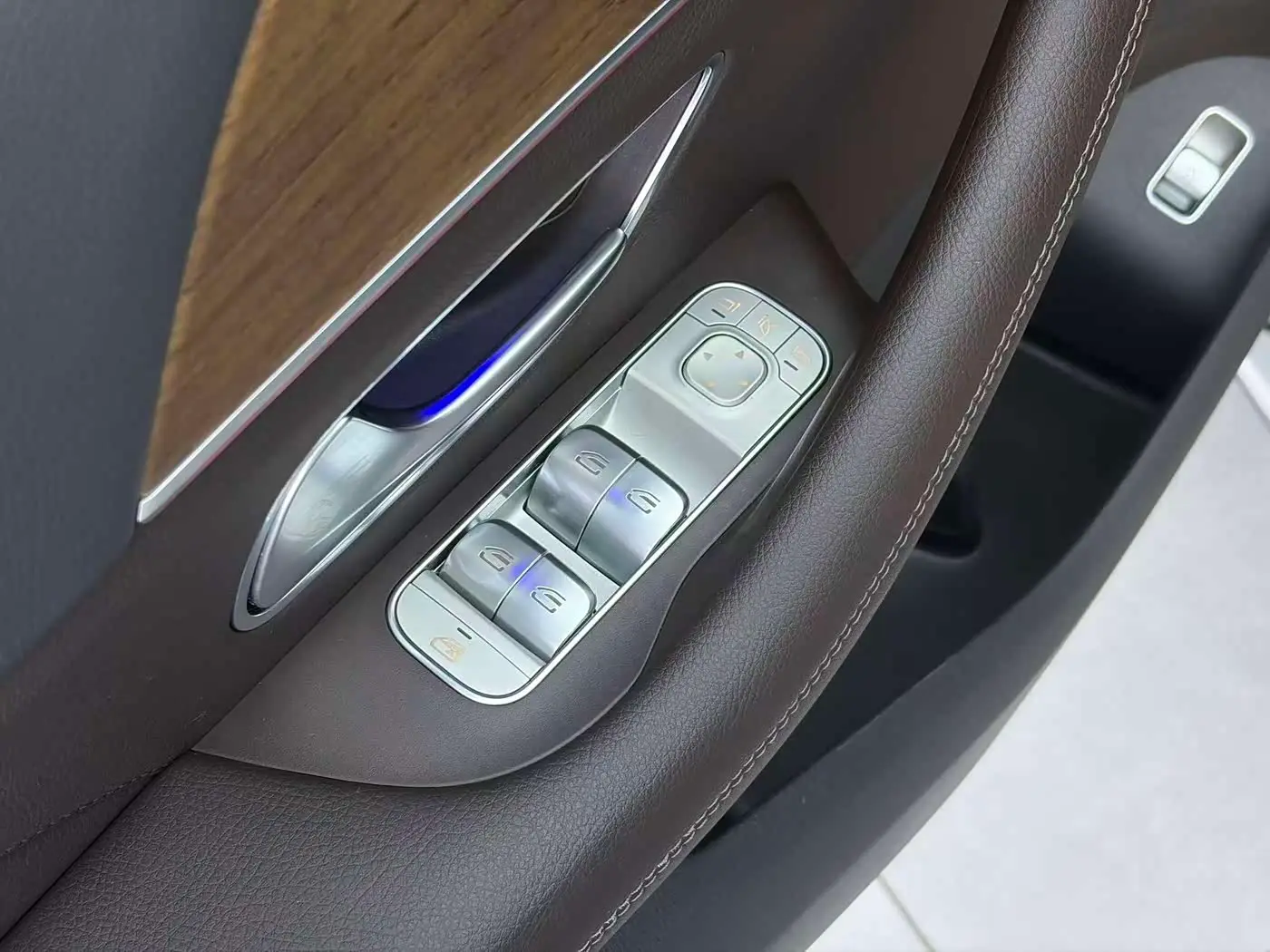 Mercedes-Benz GLE 2019 — Photo 14/20
