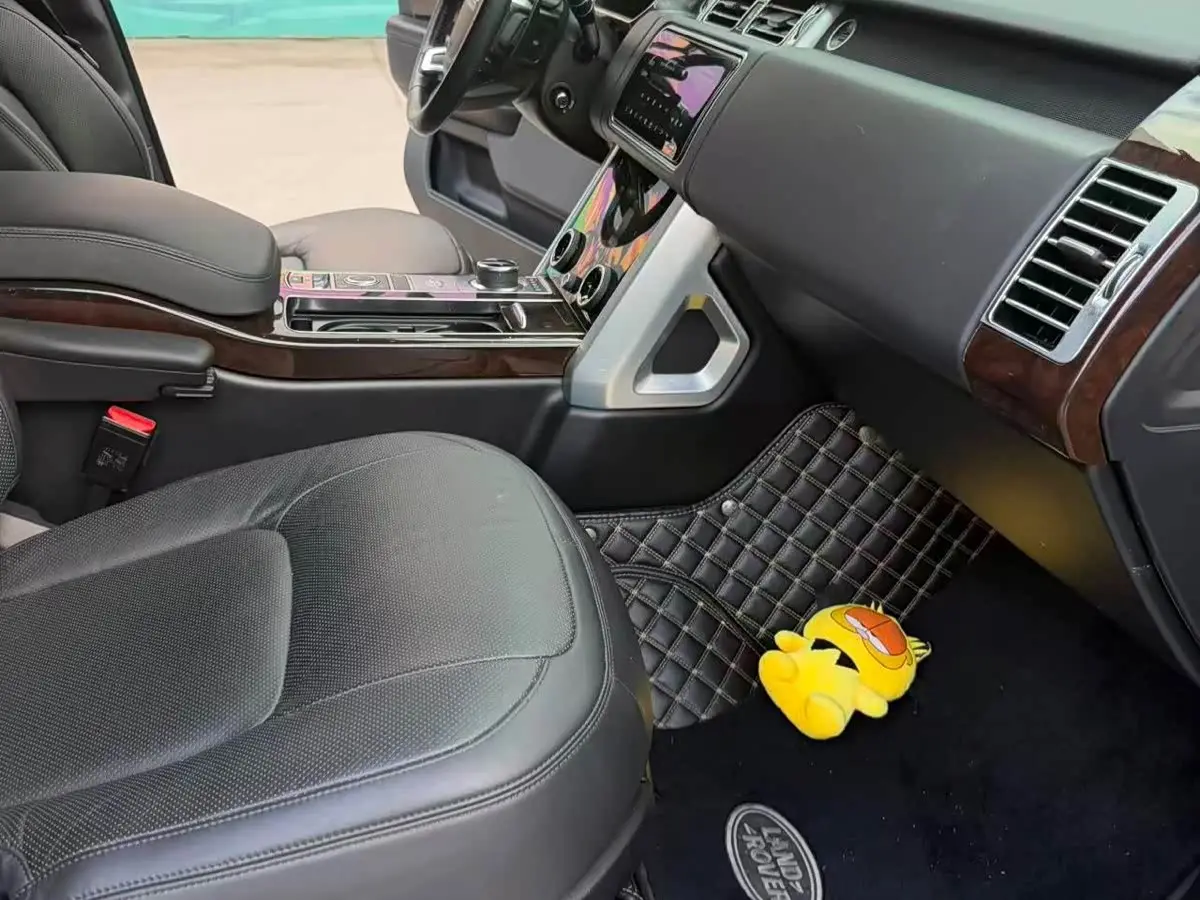Land Rover Range Rover 2020 — Photo 17/19