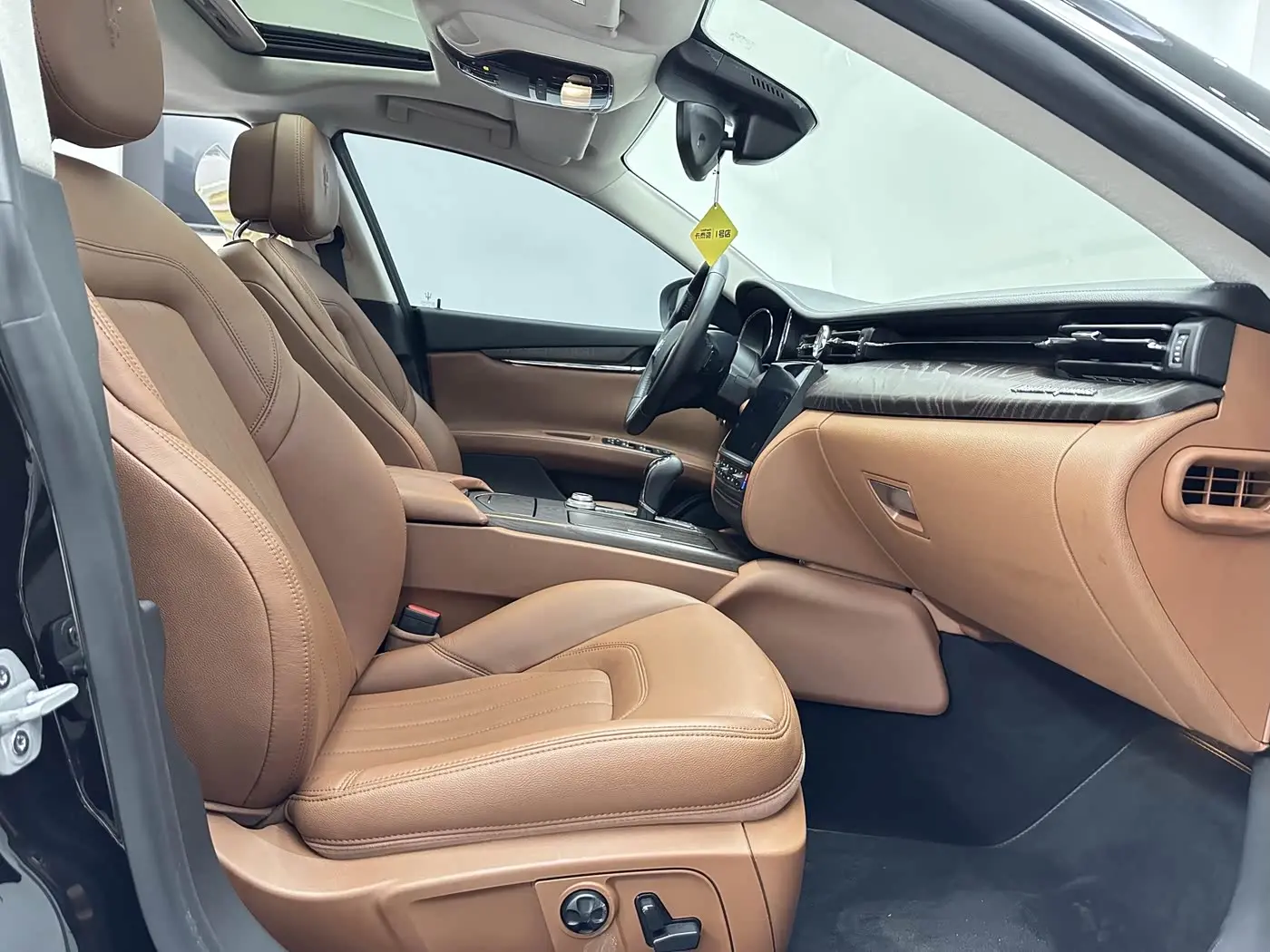 Maserati Quattroporte 2017 — Фото 12/20