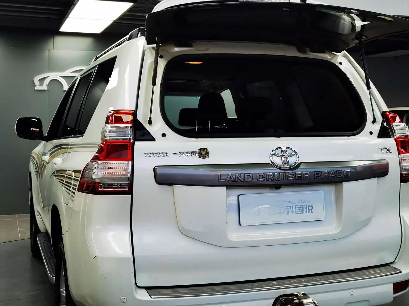 Toyota Prado 2016 — ფოტო 7/20