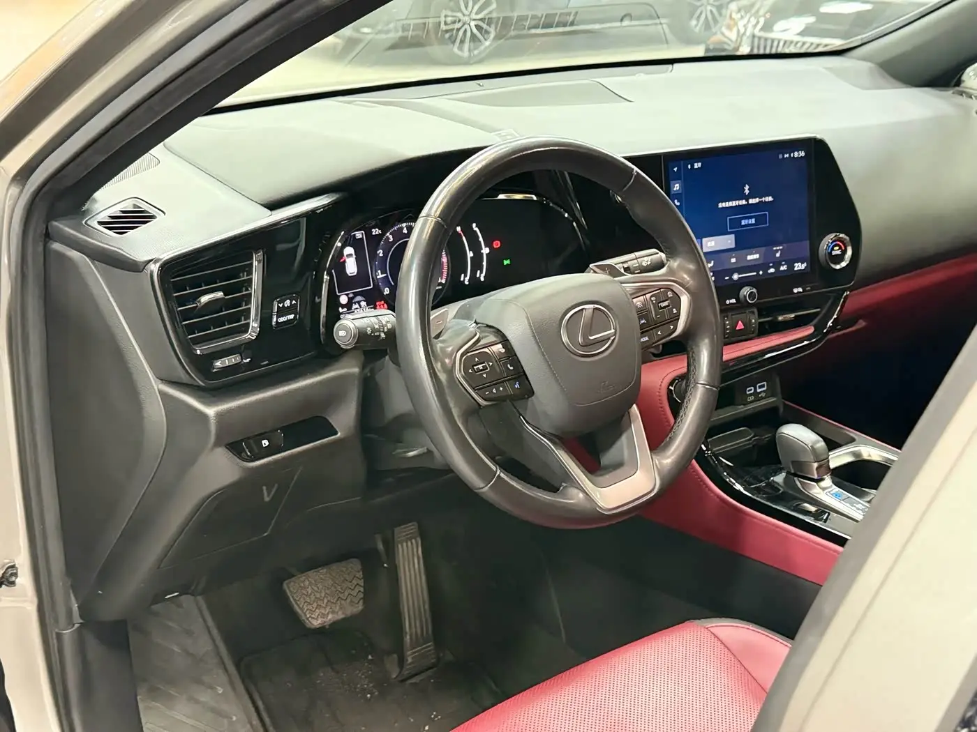 Lexus NX 2023 — Фото 10/13