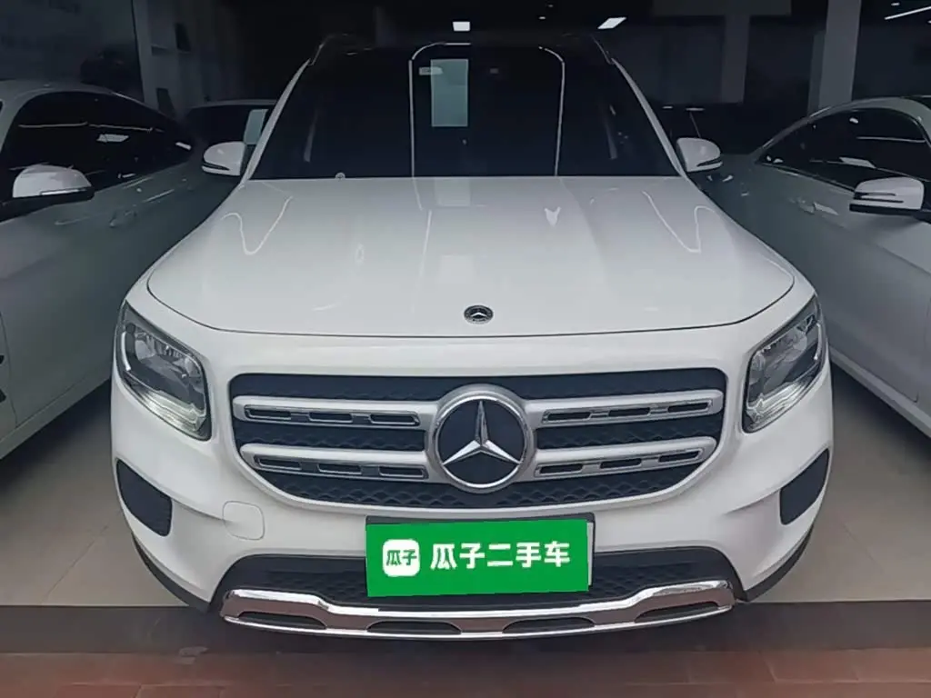 Mercedes-Benz GLB 2021 — Фото 3/20