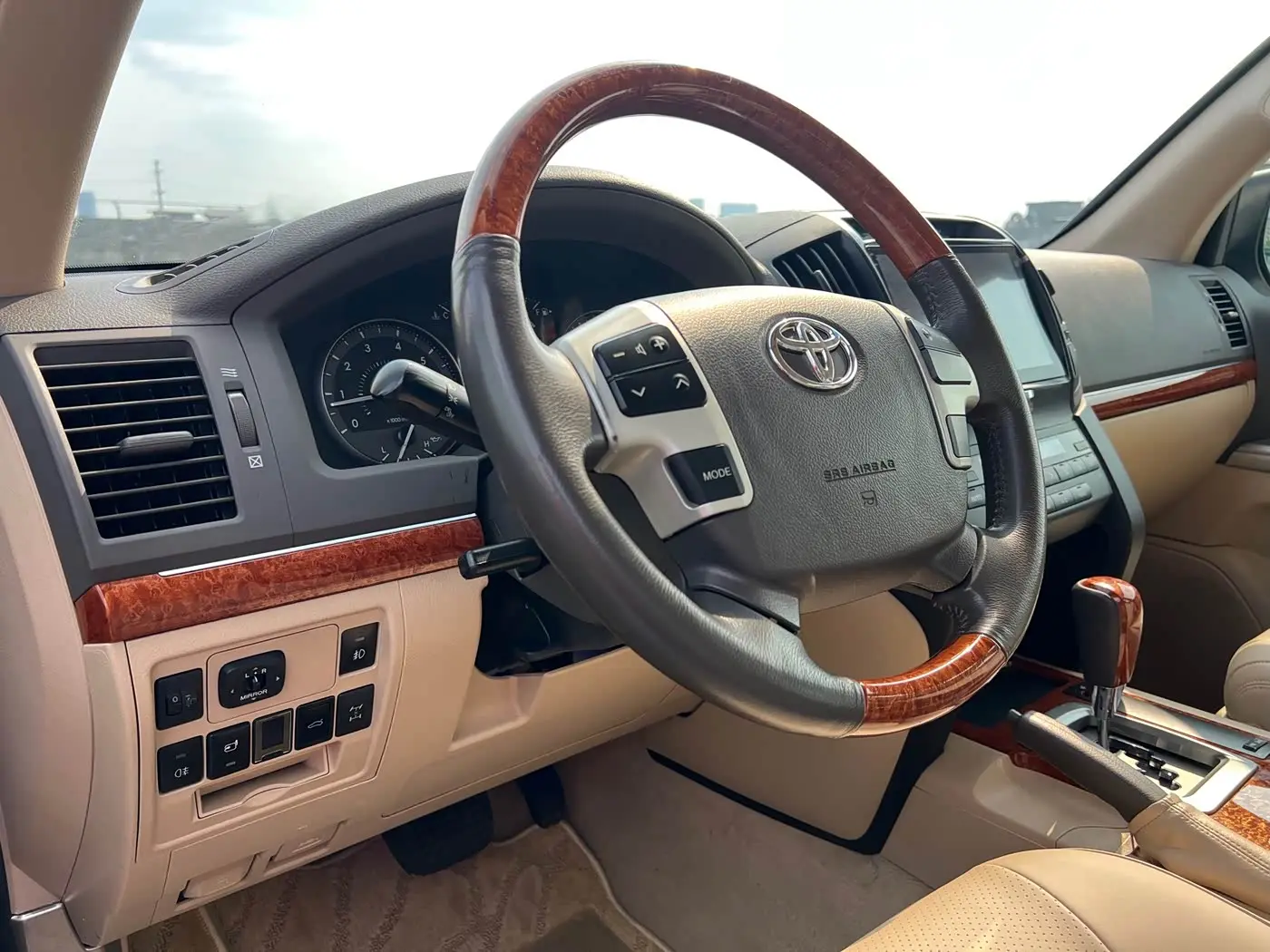 Toyota Land Cruiser 2016 — Фото 14/20