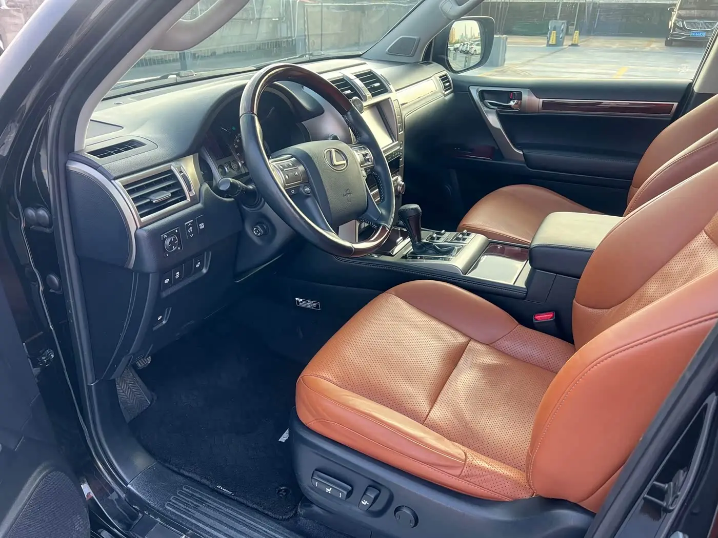Lexus GX 2015 — Photo 11/20