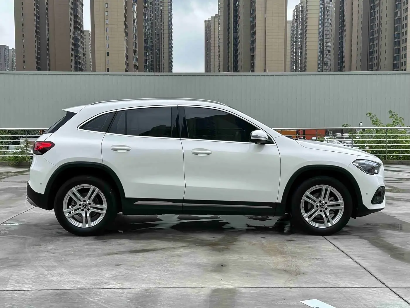 Mercedes-Benz GLA 2021 — Фото 8/20