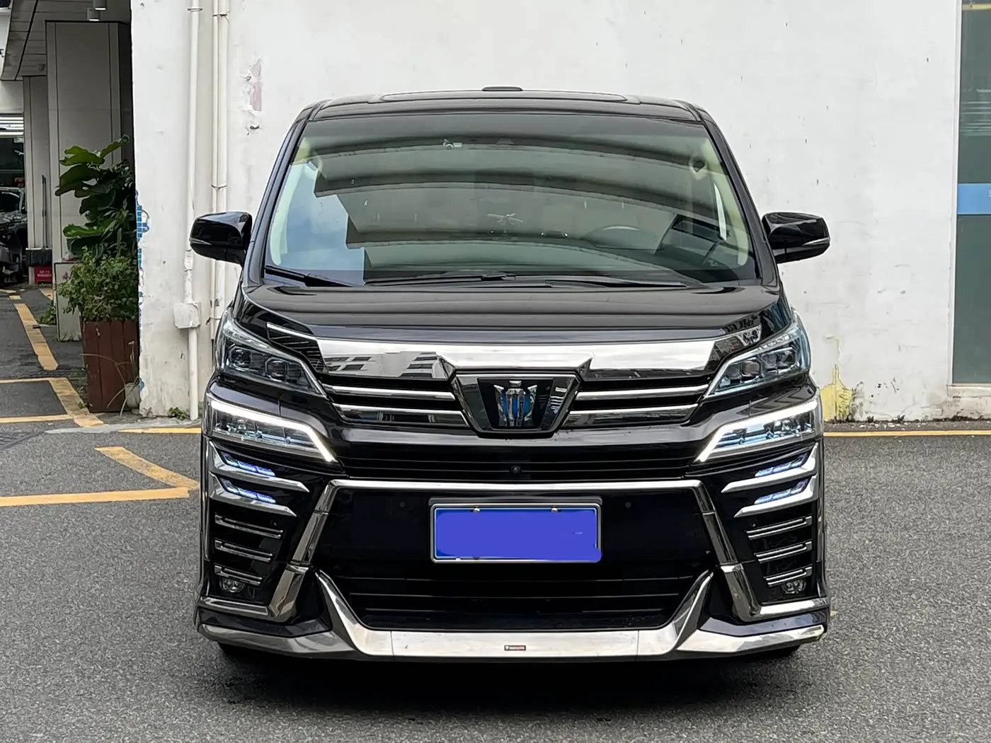 Toyota Vellfire 2022 — Photo 11/18