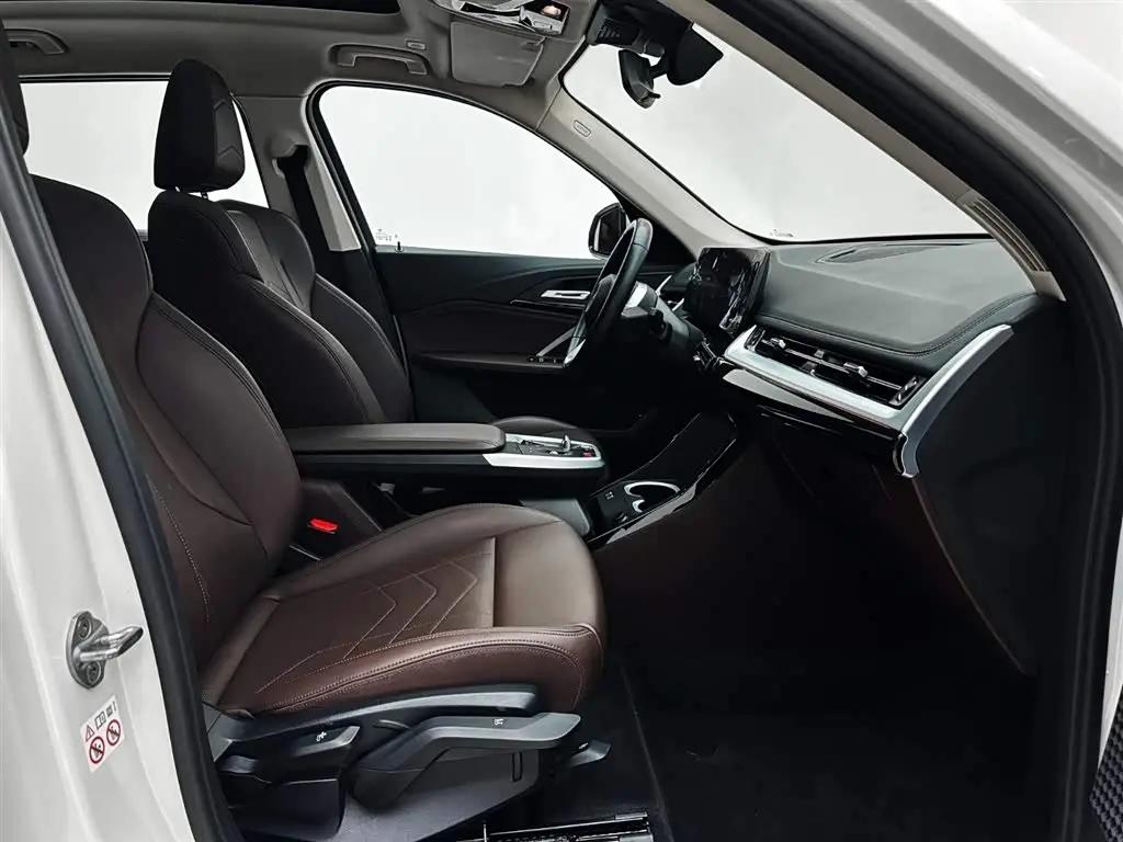 BMW X1 2023 — Photo 13/20