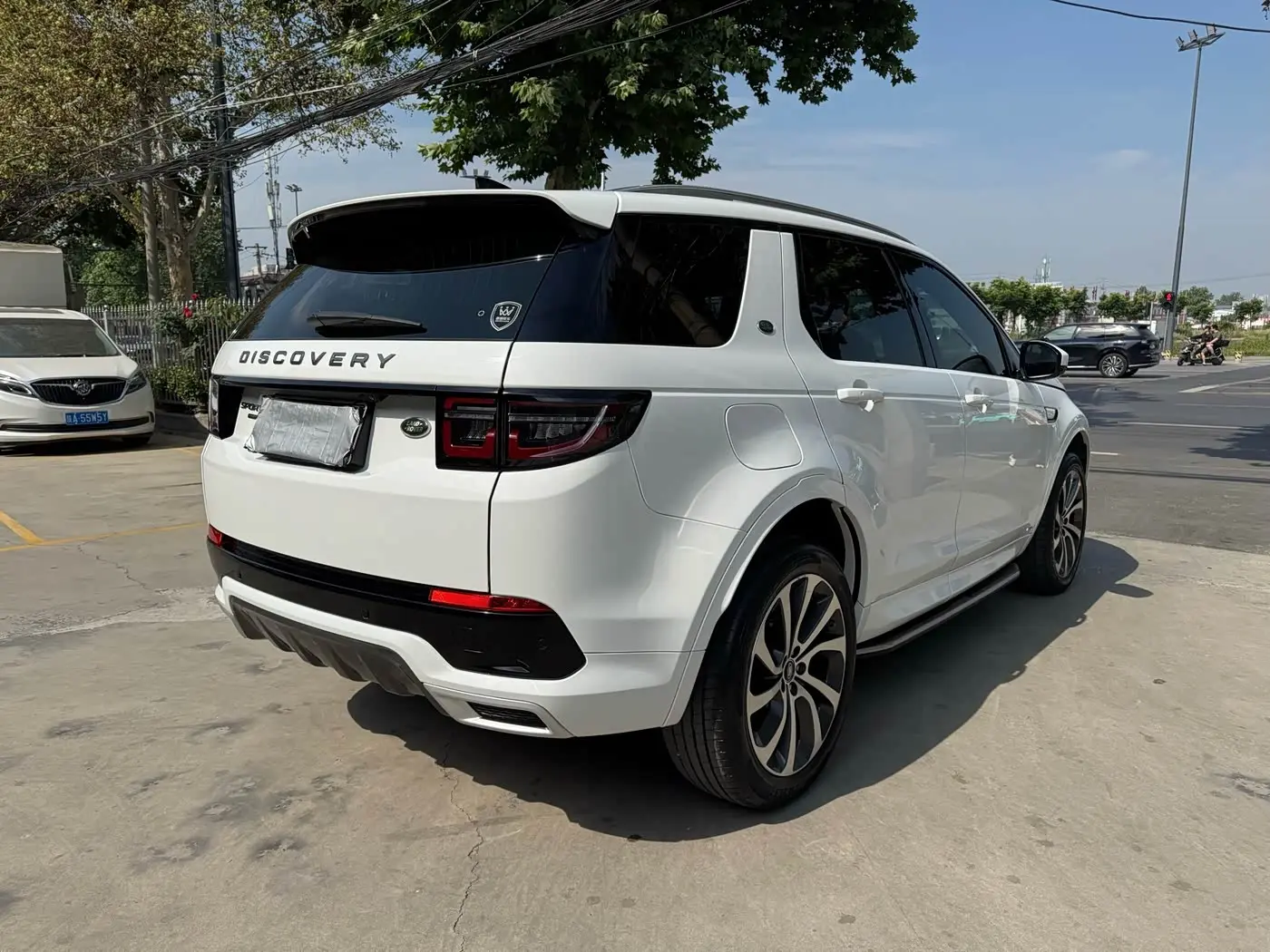 Land Rover Discovery Sport 2021 — Фото 7/9