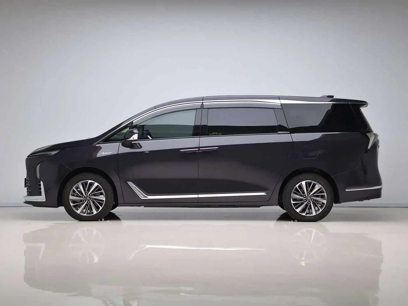 Buick GL8 New Energy 2025 — Photo 7/20