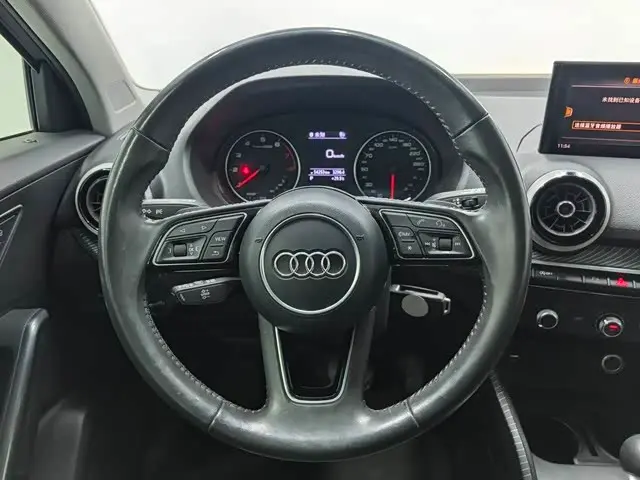 Audi Q2L 2022 — Photo 7/16