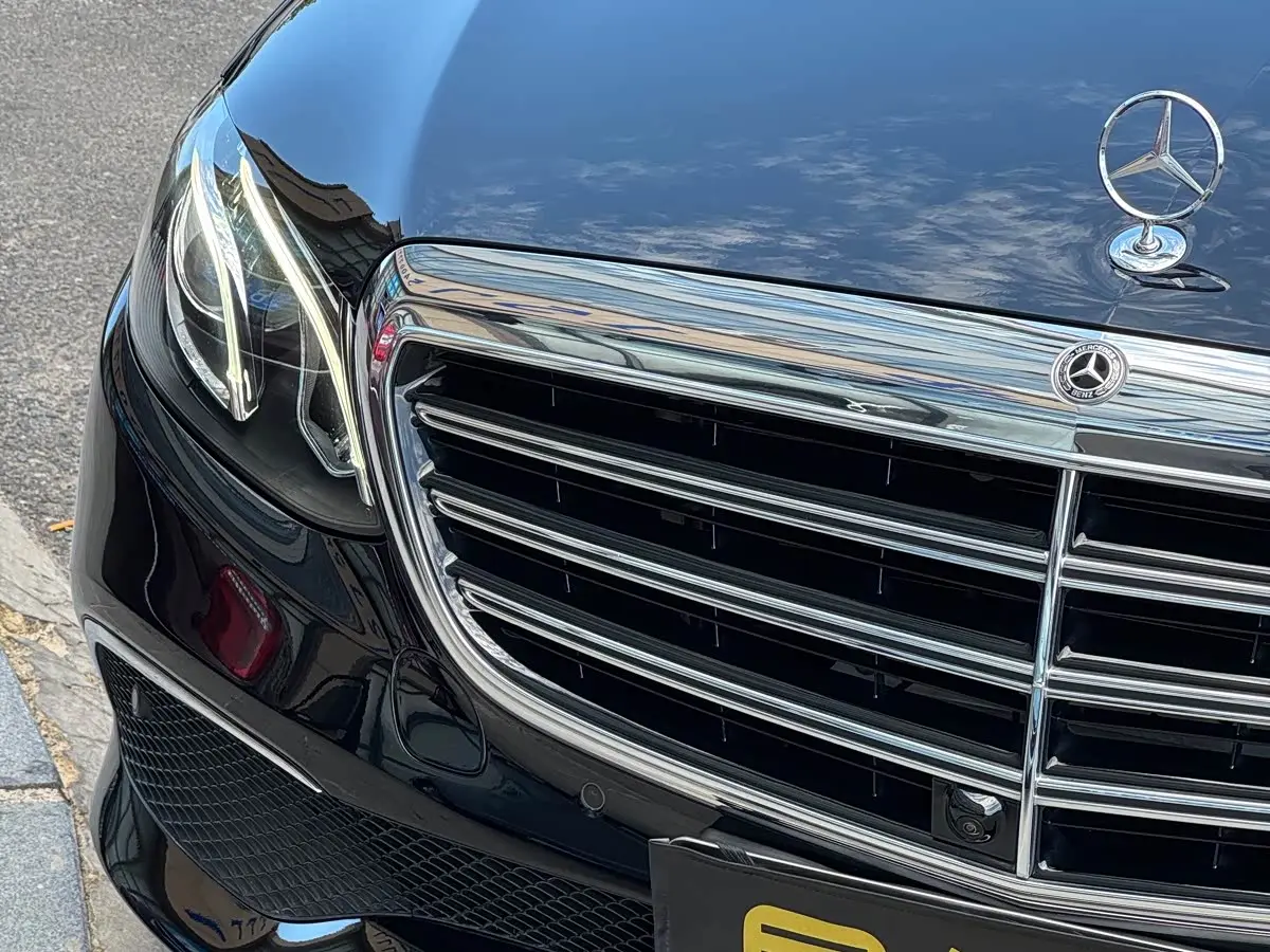 Mercedes-Benz E-Class 2020 — ფოტო 8/20