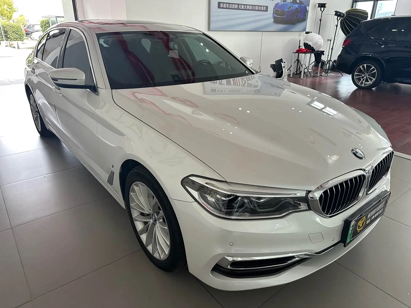 BMW 5 Series New Energy 2019 — Фото 3/9