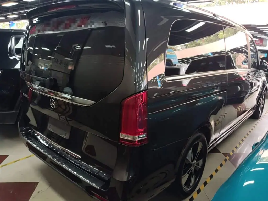 Mercedes-Benz V-Class 2020 — Photo 7/20