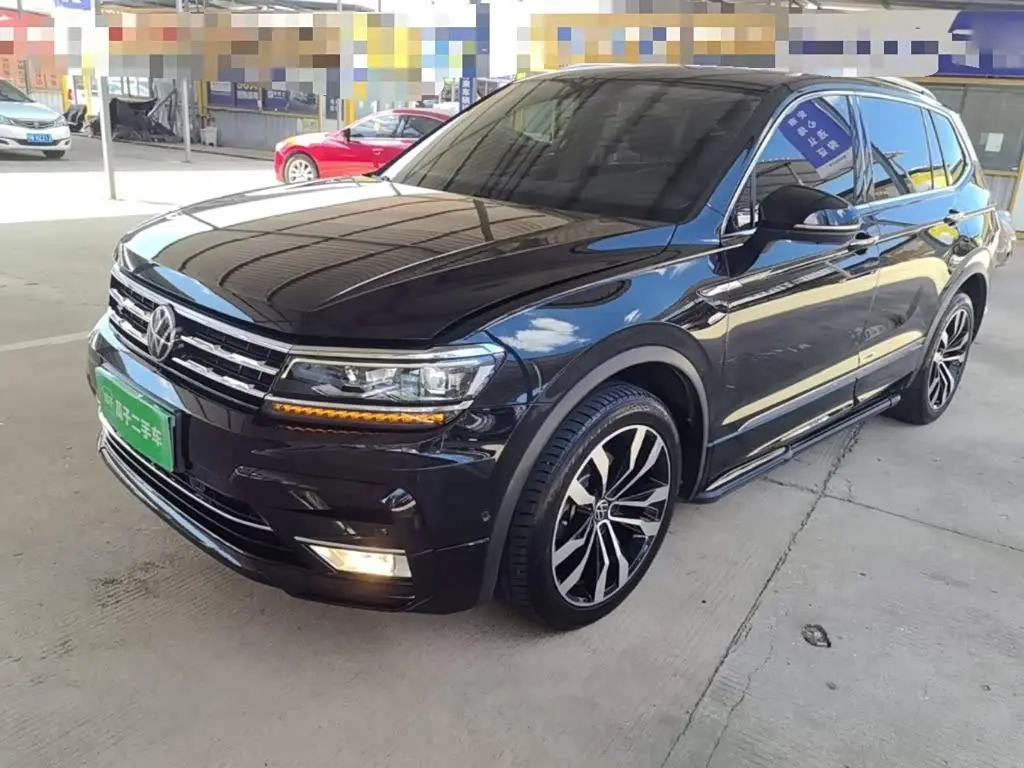 Volkswagen Tiguan L 2021 — Photo 2/20