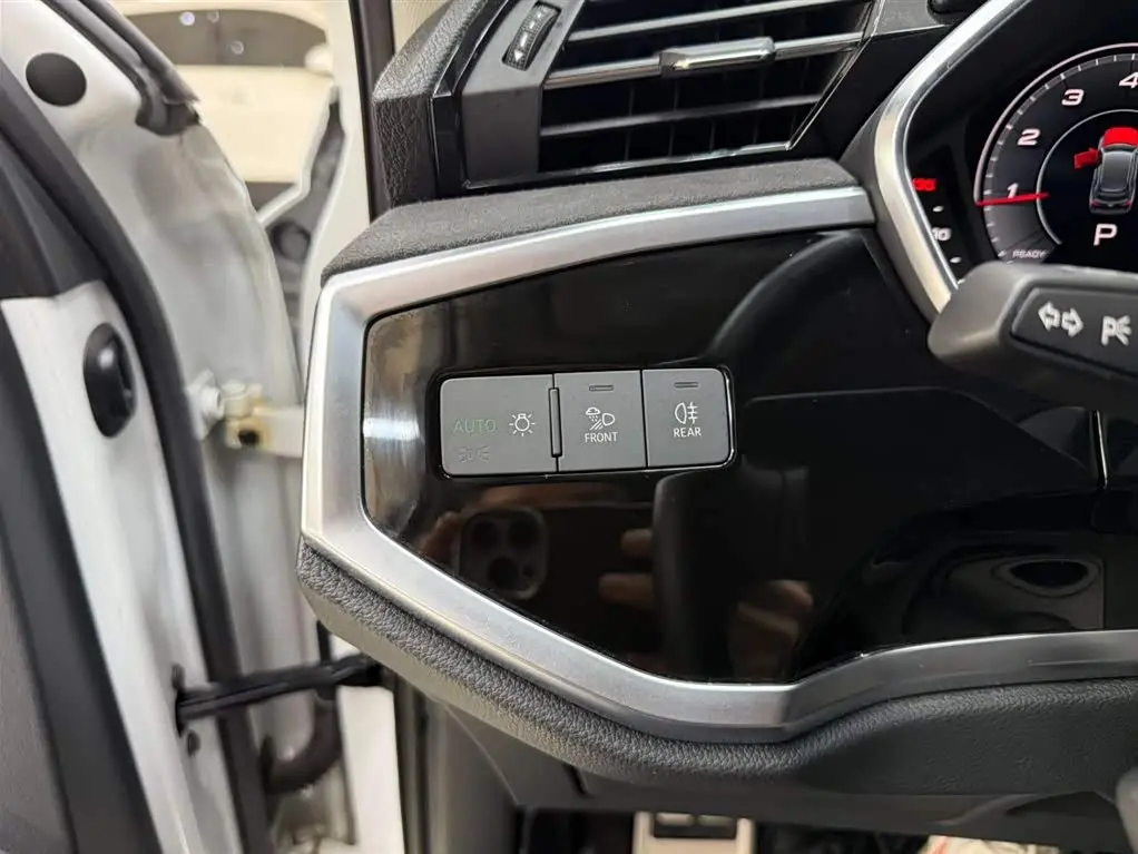 Audi Q3 2023 — Photo 12/20