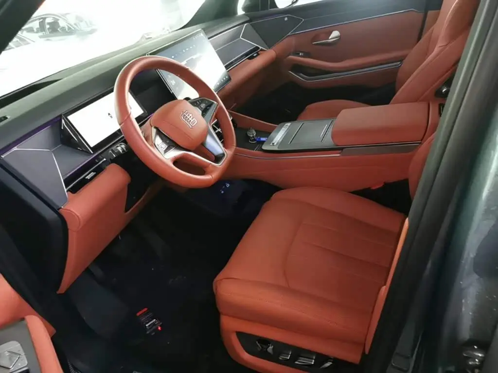 BYD Tang L 2025 — Photo 15/20