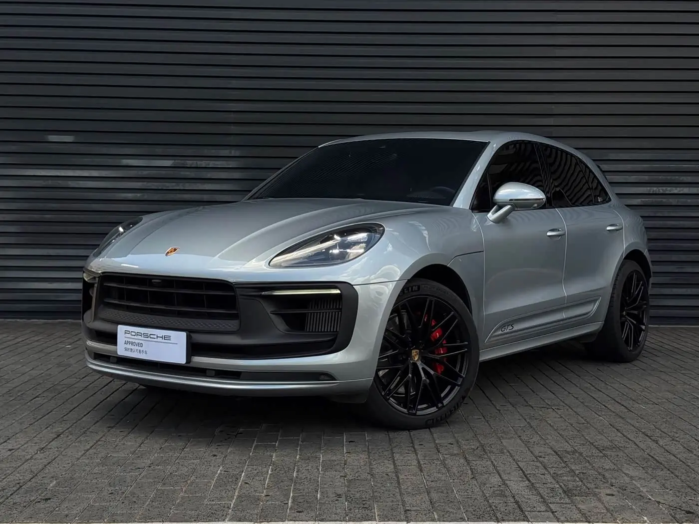 Porsche Macan 2022 — Фото 1/20