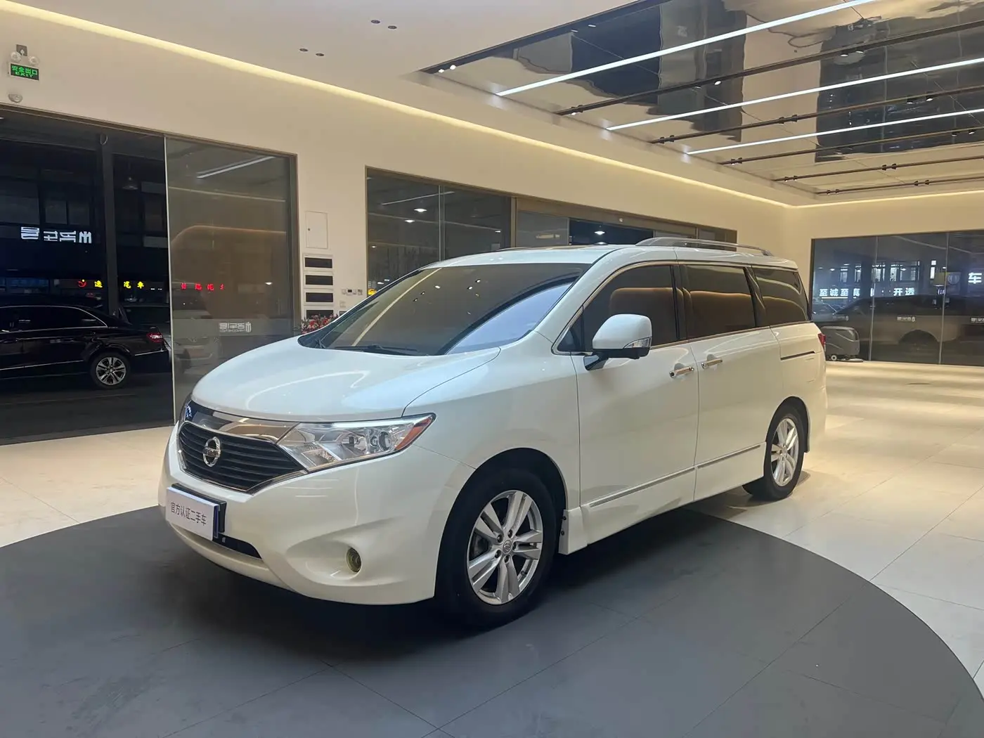 Nissan Quest 2016 — Photo 1/20