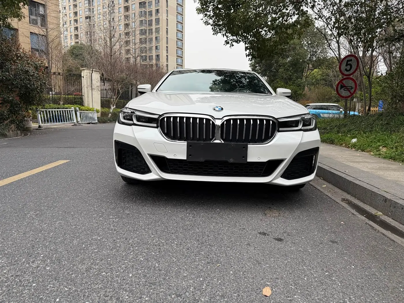 BMW 5 Series 2021 — Photo 3/11