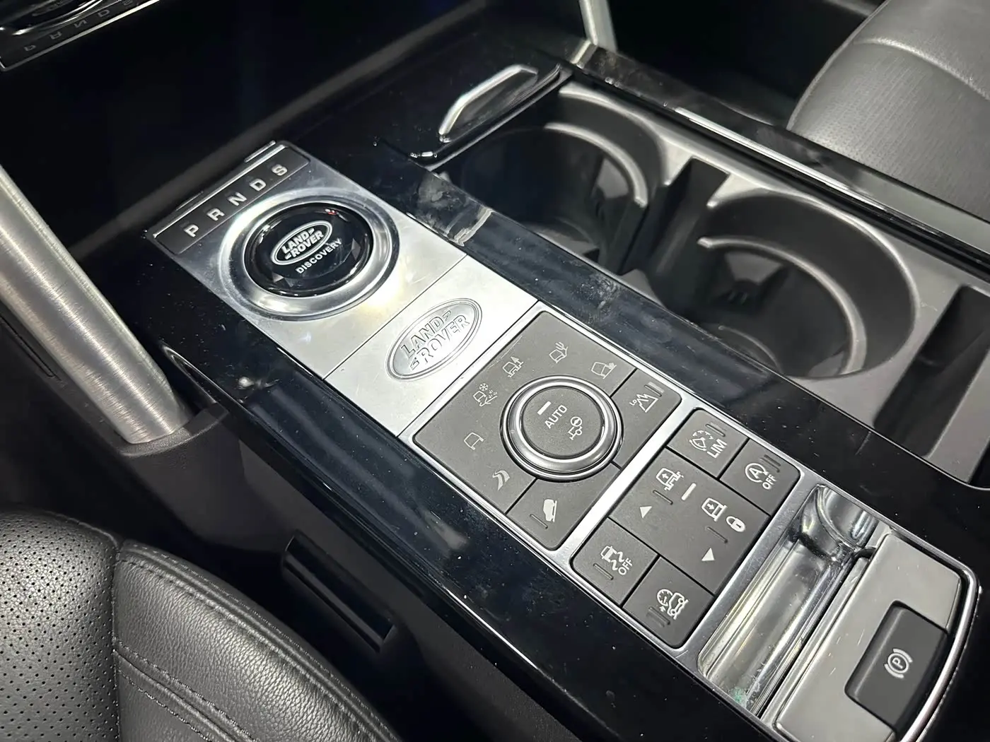 Land Rover Discovery 2020 — Фото 7/15