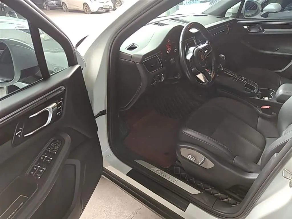 Porsche Macan 2016 — Photo 15/20
