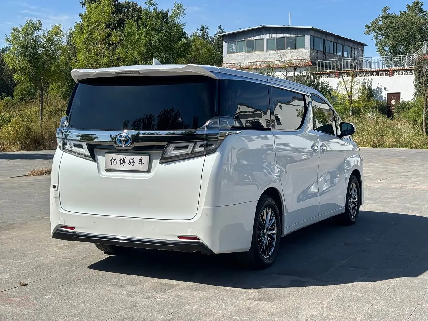 Toyota Vellfire 2021 — Photo 18/18