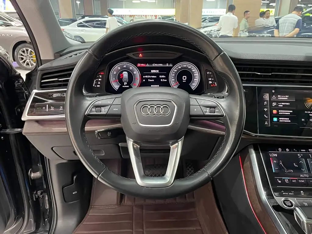 Audi Q7 2021 — Фото 3/15