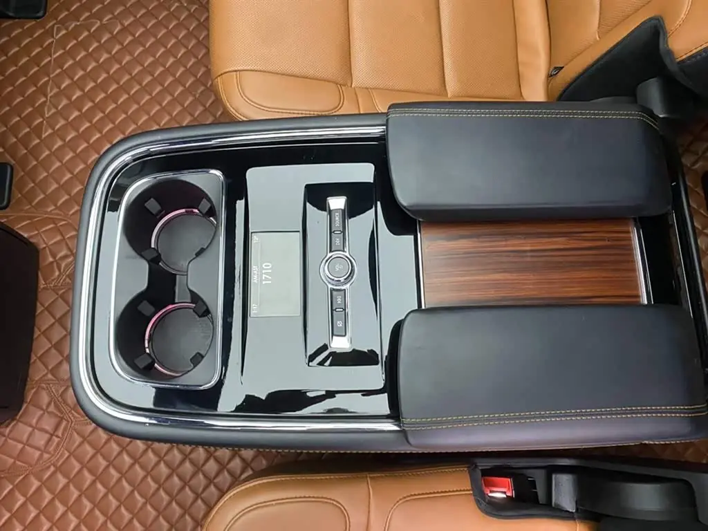 Lincoln Navigator 2021 — ფოტო 20/20