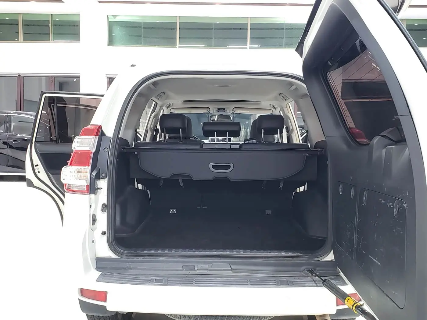 Toyota Prado 2017 — Photo 8/17