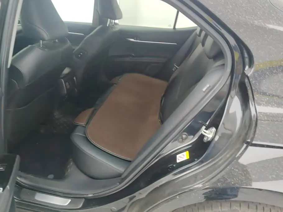 Toyota Camry 2018 — Photo 11/16
