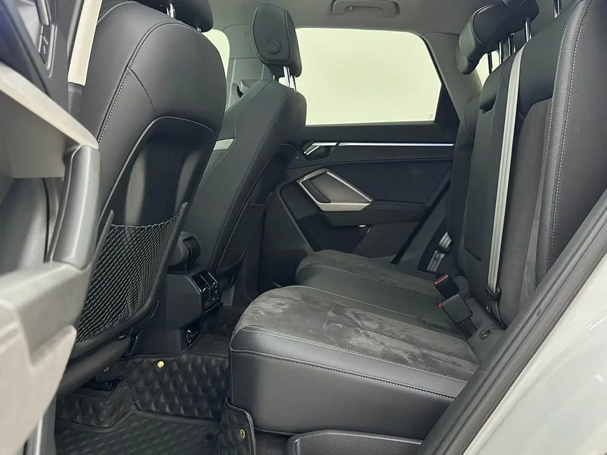 Audi Q3 2023 — Şəkil 8/18