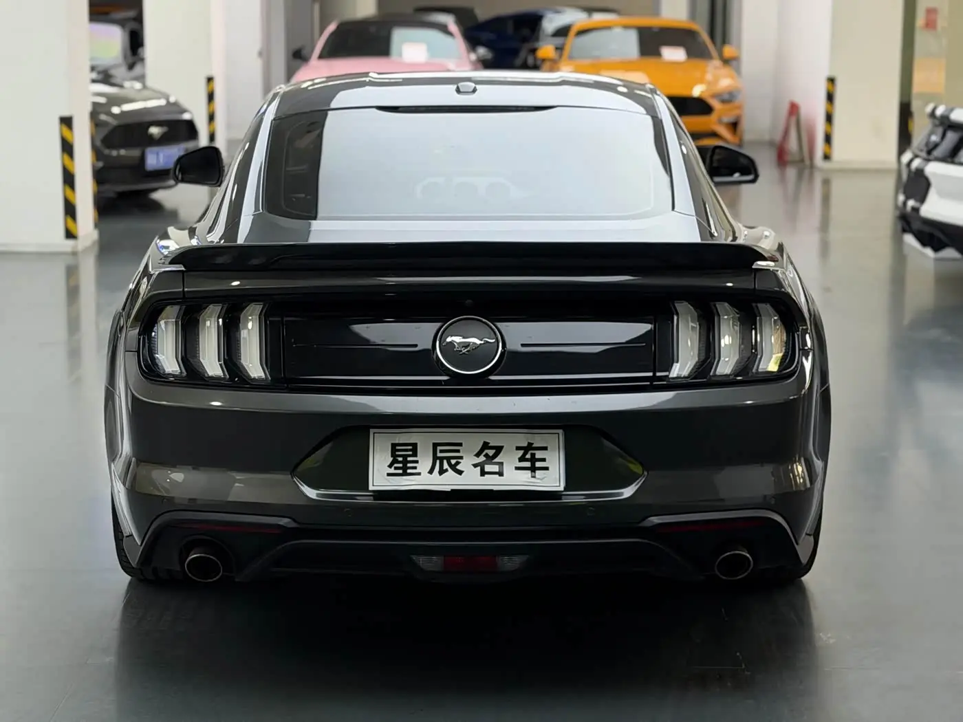 Ford Mustang 2019 — Фото 10/10