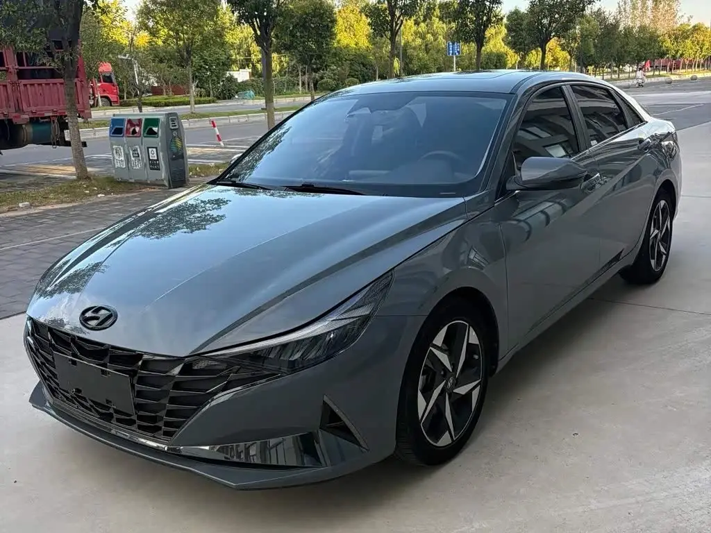 Hyundai Elantra, 2023