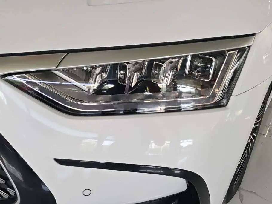 BYD Han 2022 — ფოტო 5/16