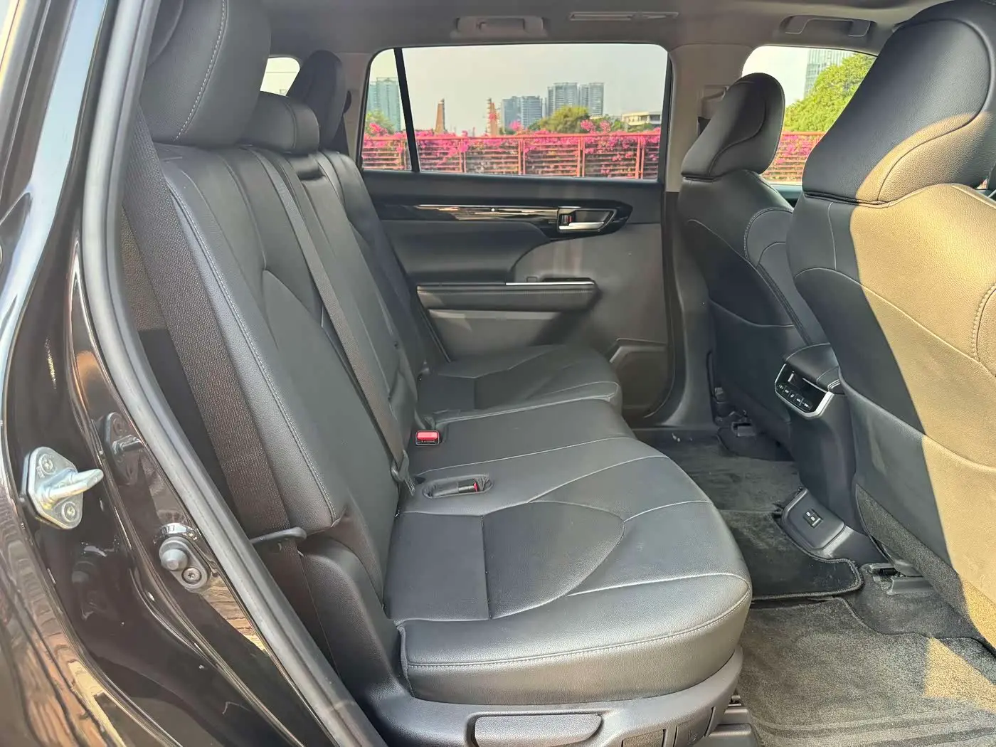 Toyota Highlander 2024 — Photo 14/20