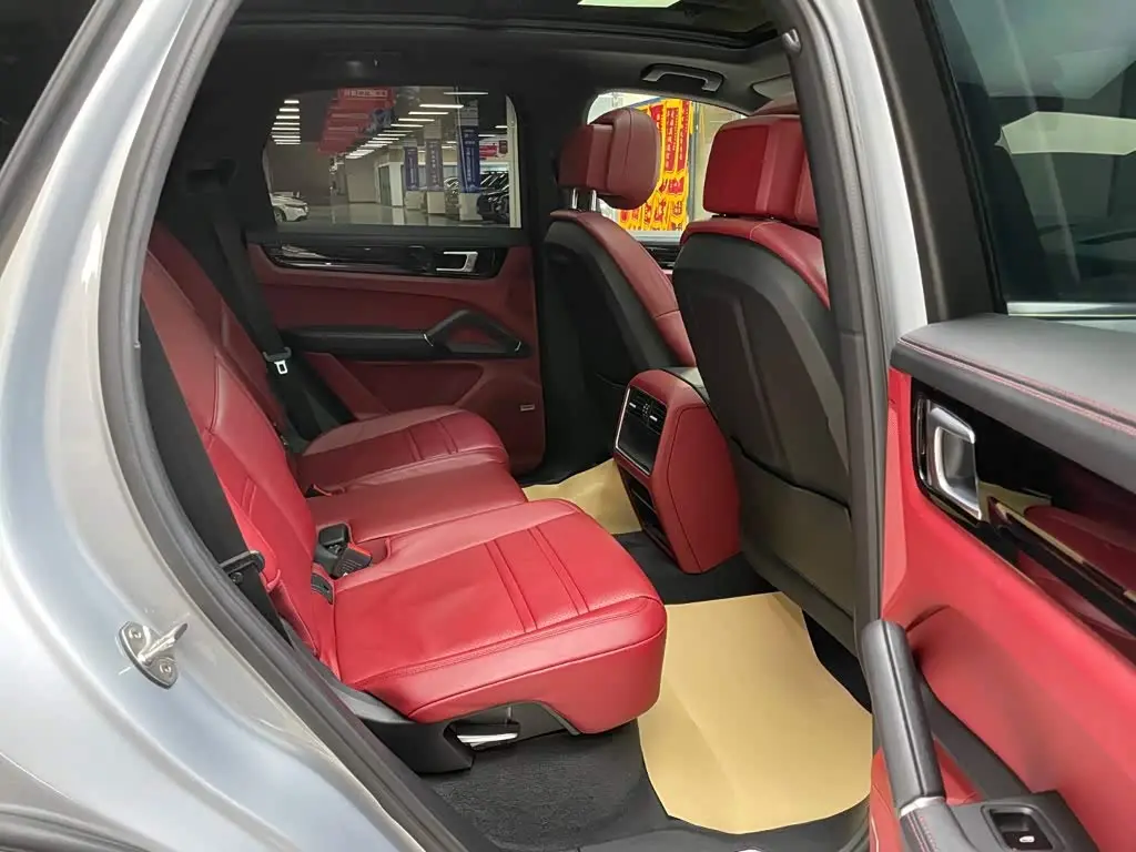 Porsche Cayenne 2018 — Фото 18/20