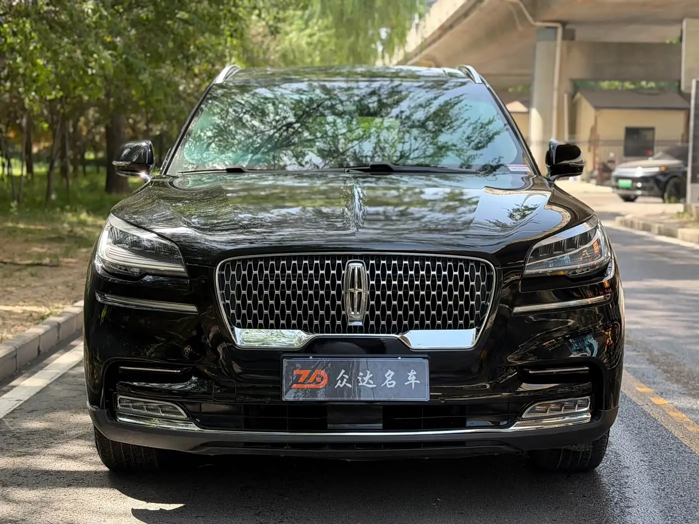 Lincoln Aviator 2021 — Photo 2/14