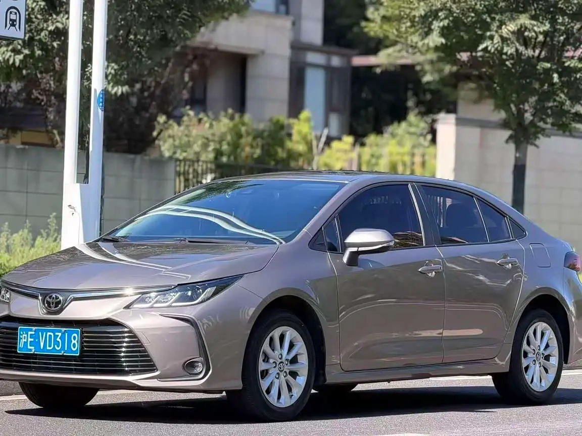 Toyota Corolla 2022 — Фото 1/16