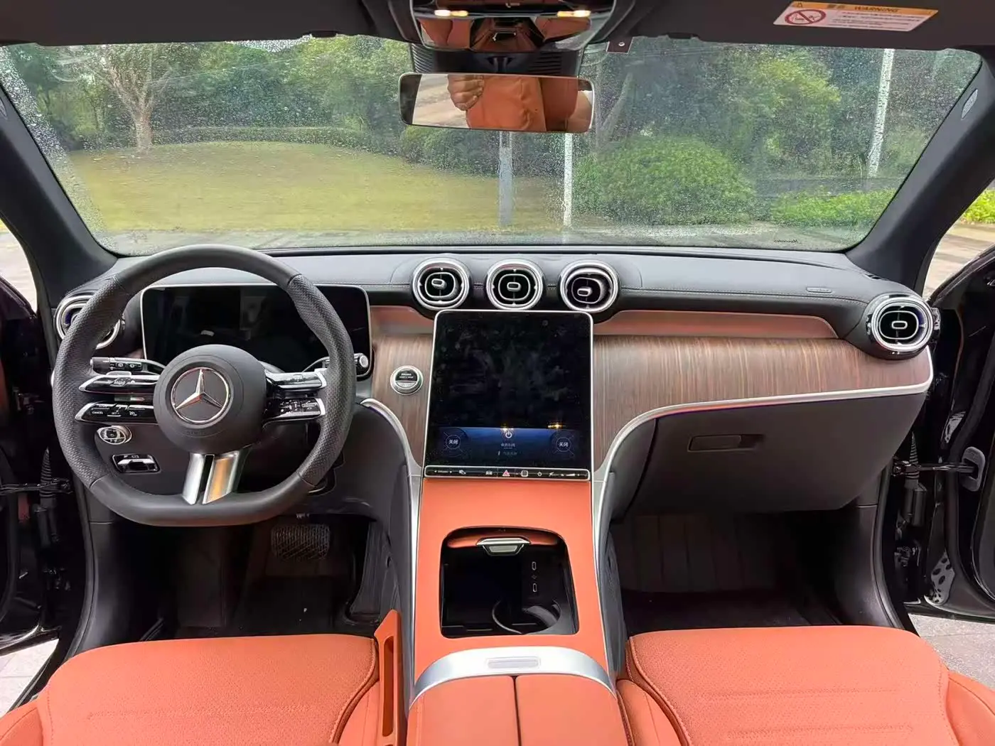 Mercedes-Benz GLC 2025 — Photo 4/9