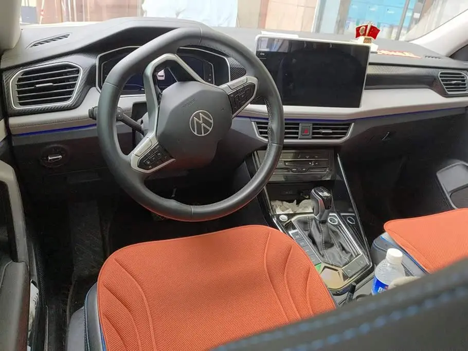 Volkswagen Tayron GTE Plug-in Hybrid 2023 — Photo 12/16