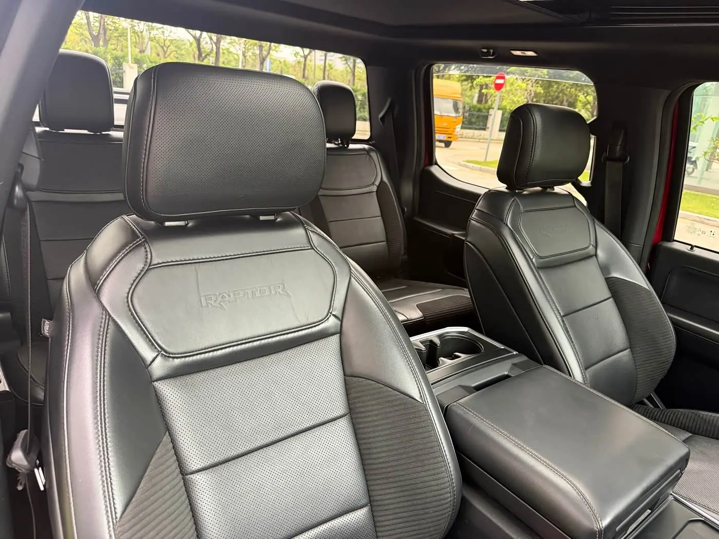 Ford F-150 Raptor 2023 — Photo 11/20