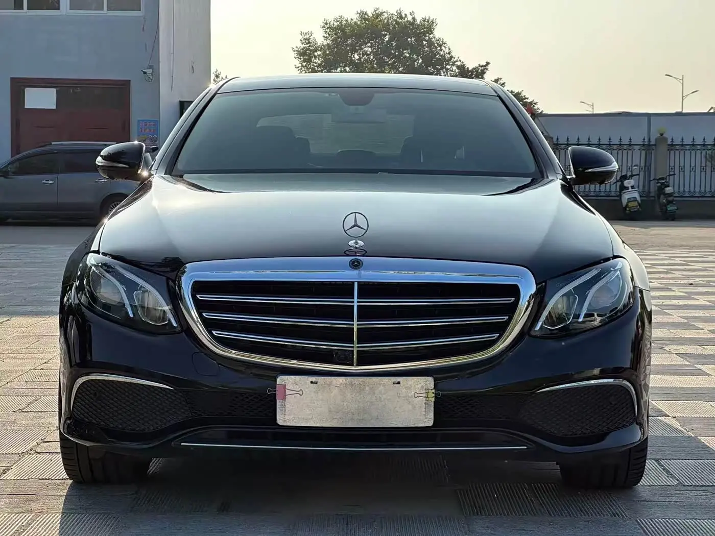 Mercedes-Benz E-Class 2019 — Photo 2/10