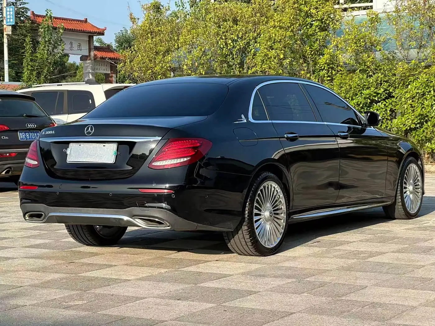 Mercedes-Benz E-Class 2019 — Photo 7/10
