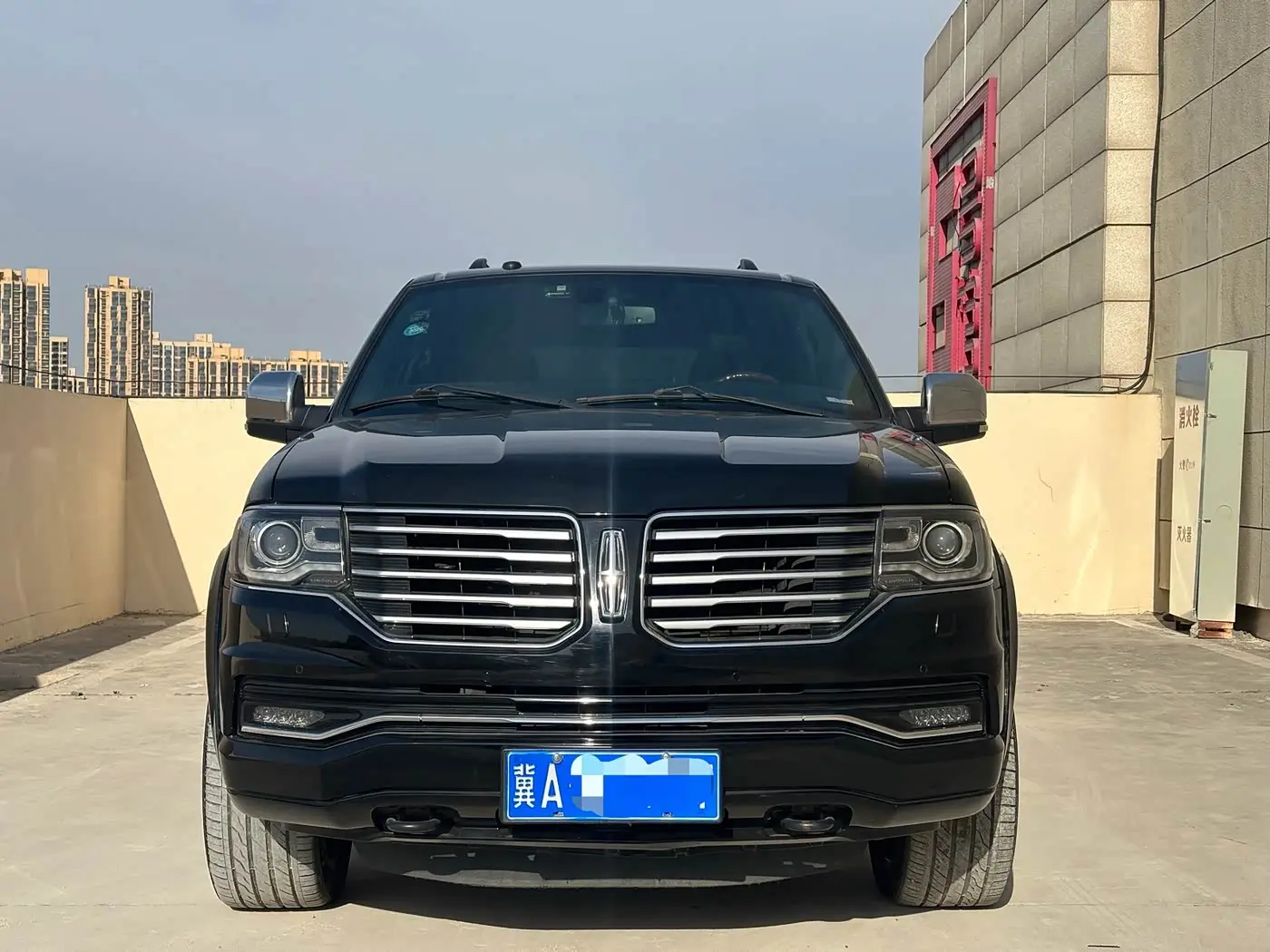 Lincoln Navigator 2018 — Photo 2/16